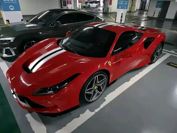 Ferrari F8 2021