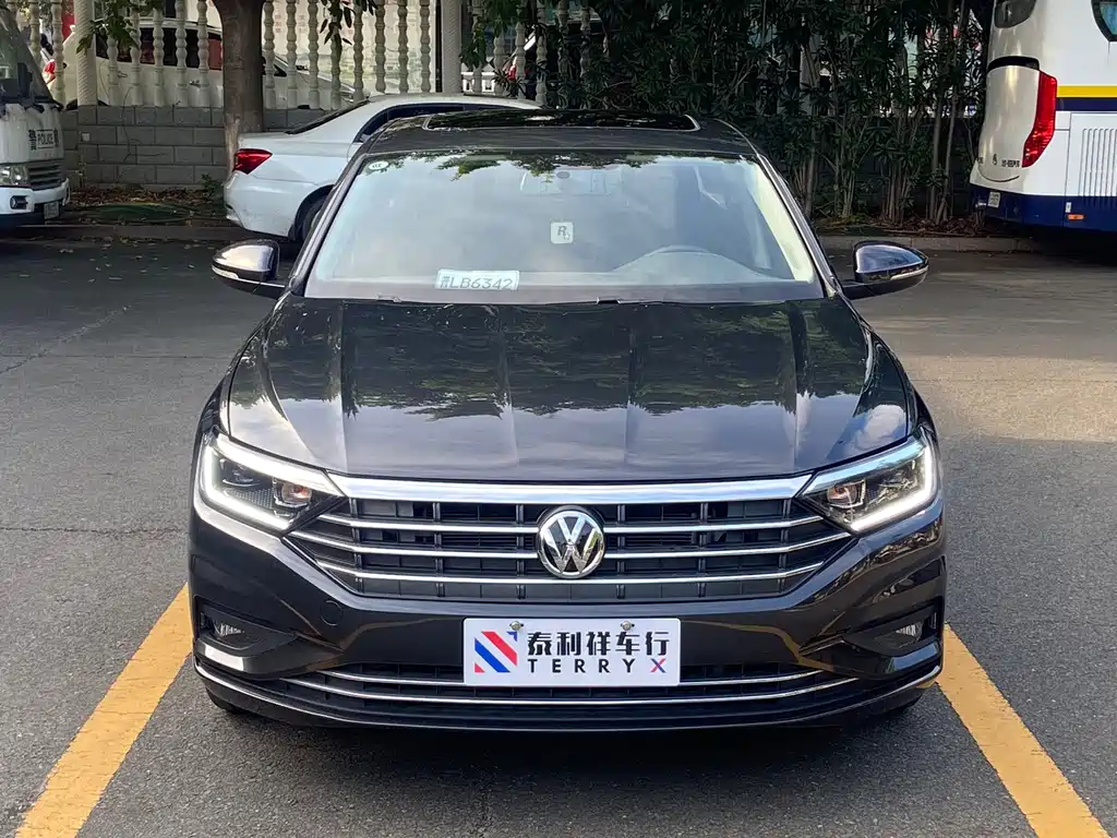 Volkswagen Sagitar 2022