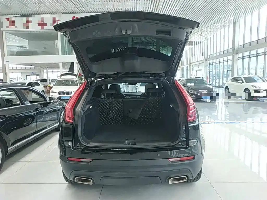 Cadillac XT4 2022 — фото 19