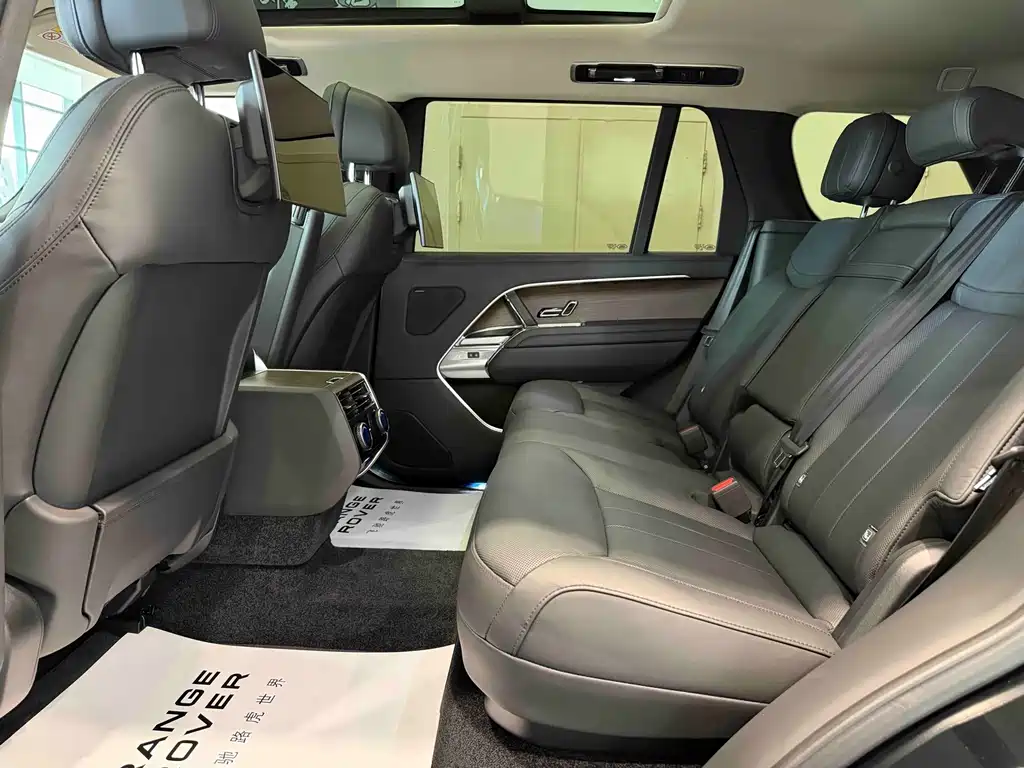 Land Rover Range Rover 2023 — фото 14