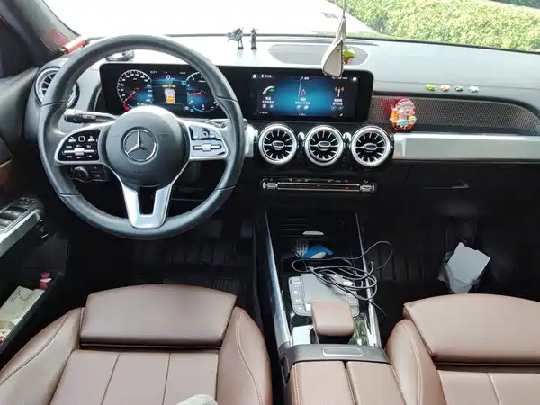 Mercedes-Benz GLB 2021