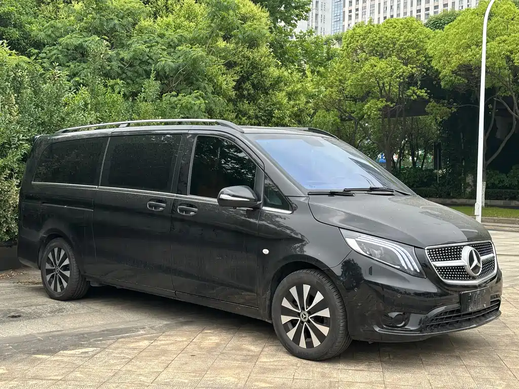 Mercedes-Benz Vito 2024 — фото 3