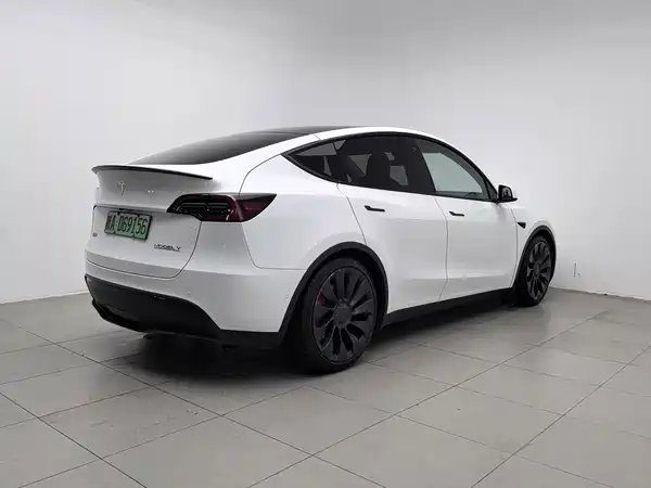Tesla Model Y 2022