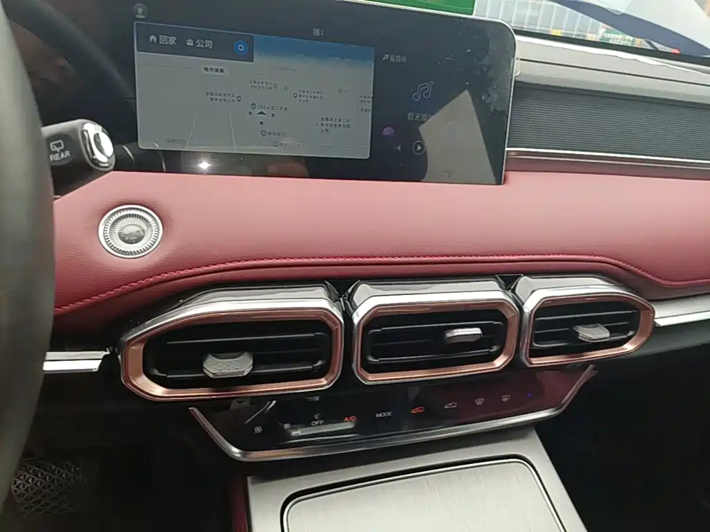 Jetour Jietu X70 PLUS 2024 — фото 13