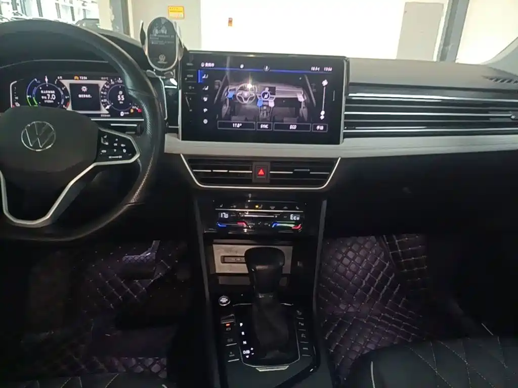 Volkswagen Tiguan L Plug-In Hybrid 2023 — фото 9