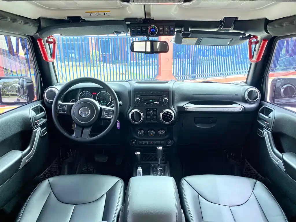 Jeep Wrangler 2016 — фото 3