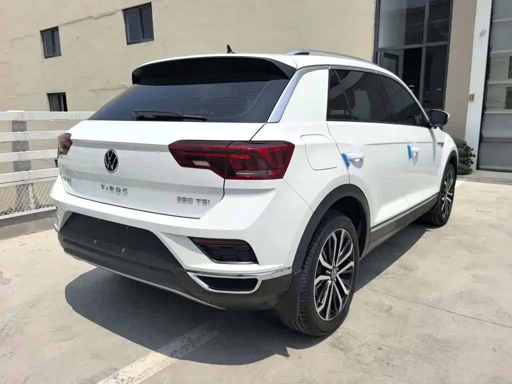 Volkswagen T-Roc 2022 — фото 9