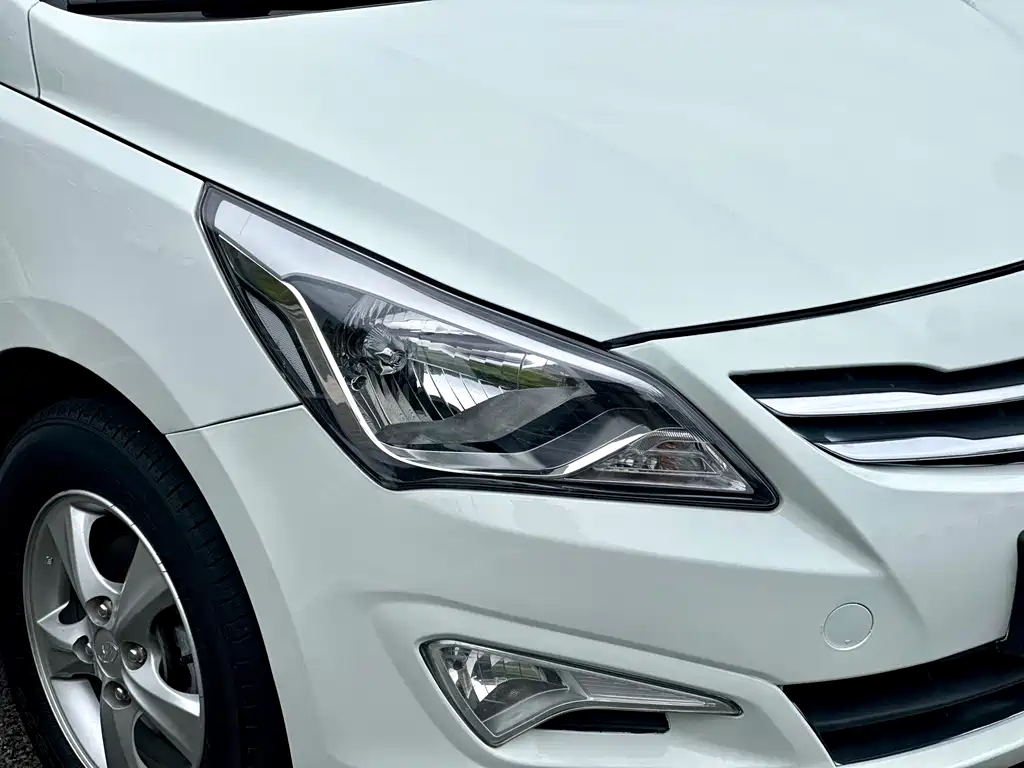 Hyundai Verna 2016 — фото 14