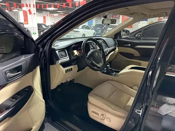 Toyota Highlander 2016