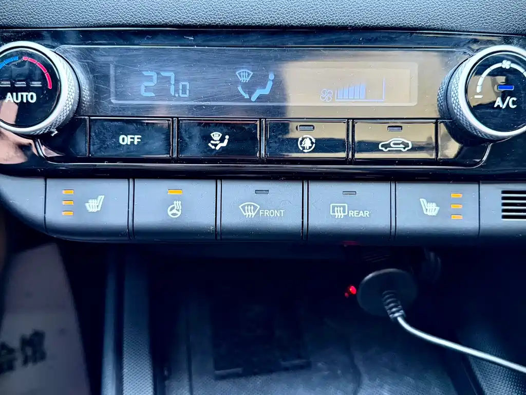 Hyundai Elantra 2023 — фото 24