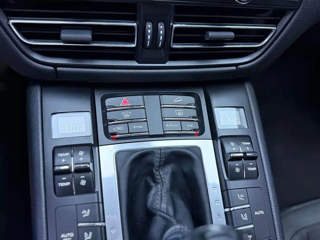 Porsche Macan 2019 — фото 12