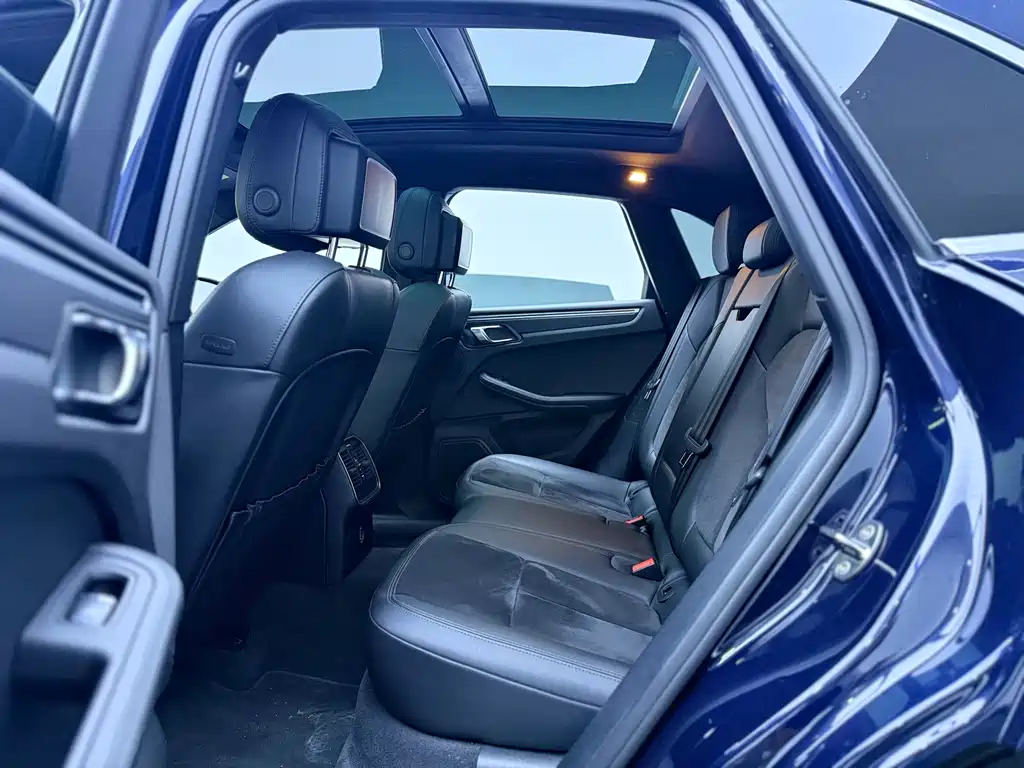 Porsche Macan 2019 — фото 18