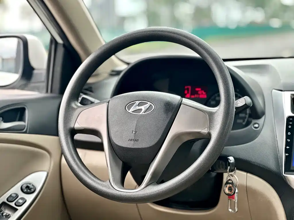 Hyundai Verna 2016 — фото 42