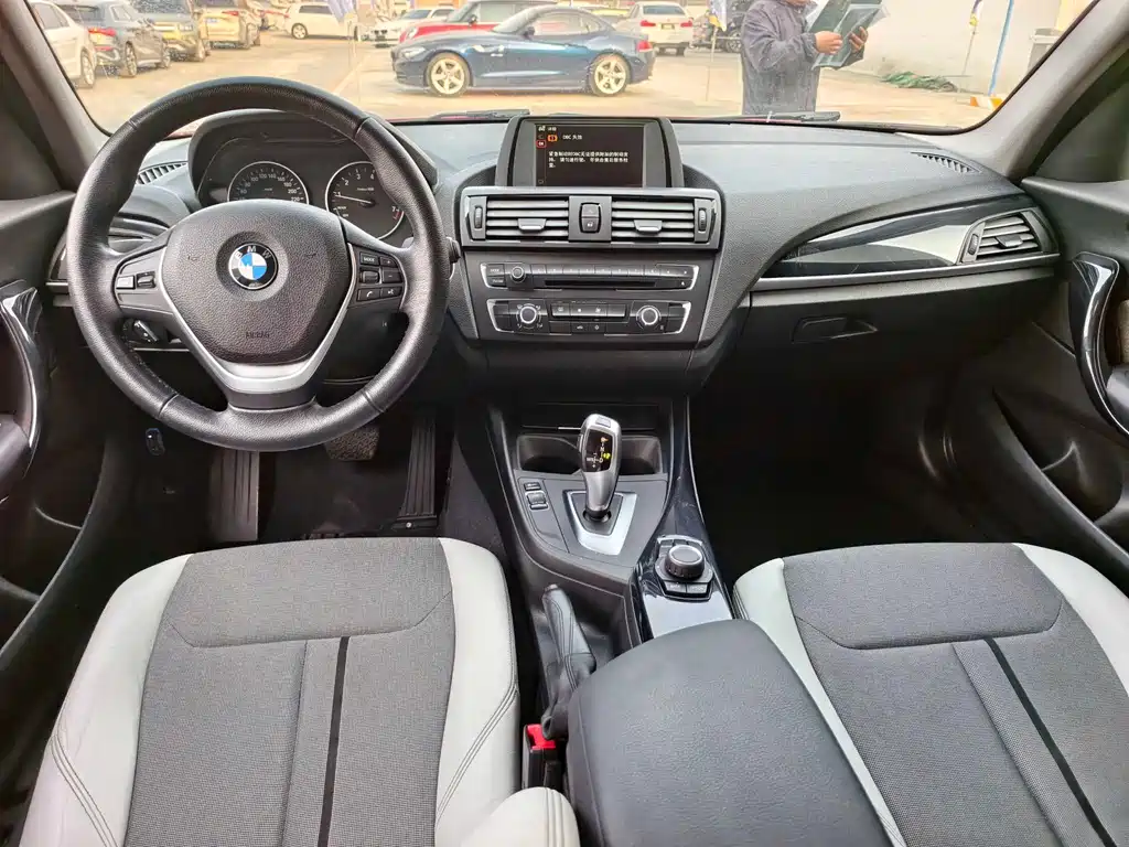 BMW 1 Series 2012 — фото 12