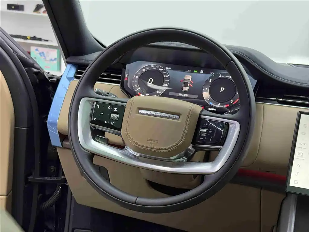 Land Rover Range Rover 2025 — фото 12