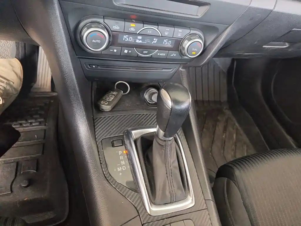 Mazda 3 Axela 2016 — фото 14