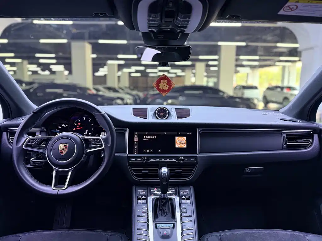 Porsche Macan 2019 — фото 17