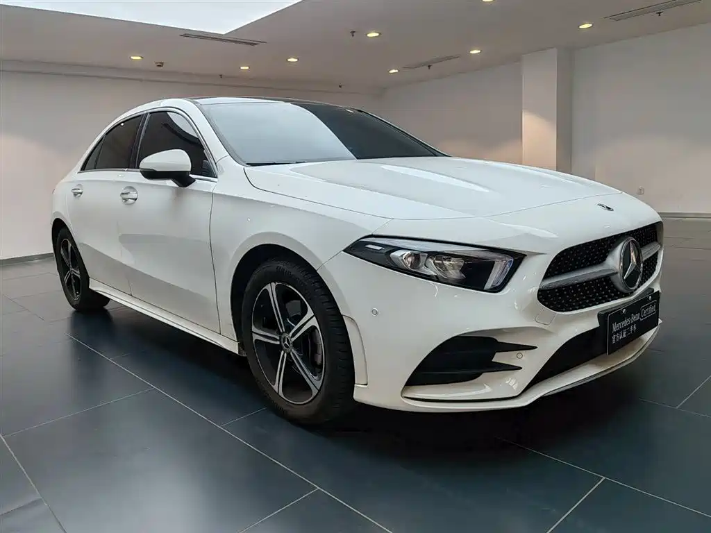 Mercedes-Benz A-Class 2023 — фото 2