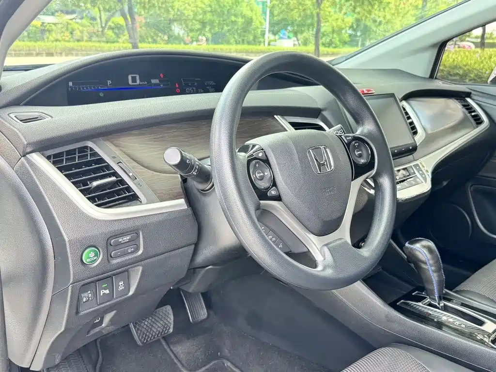 Honda Jade 2016 — фото 9