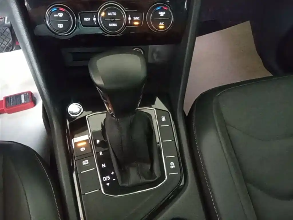 Volkswagen Tiguan L 2020 — фото 14