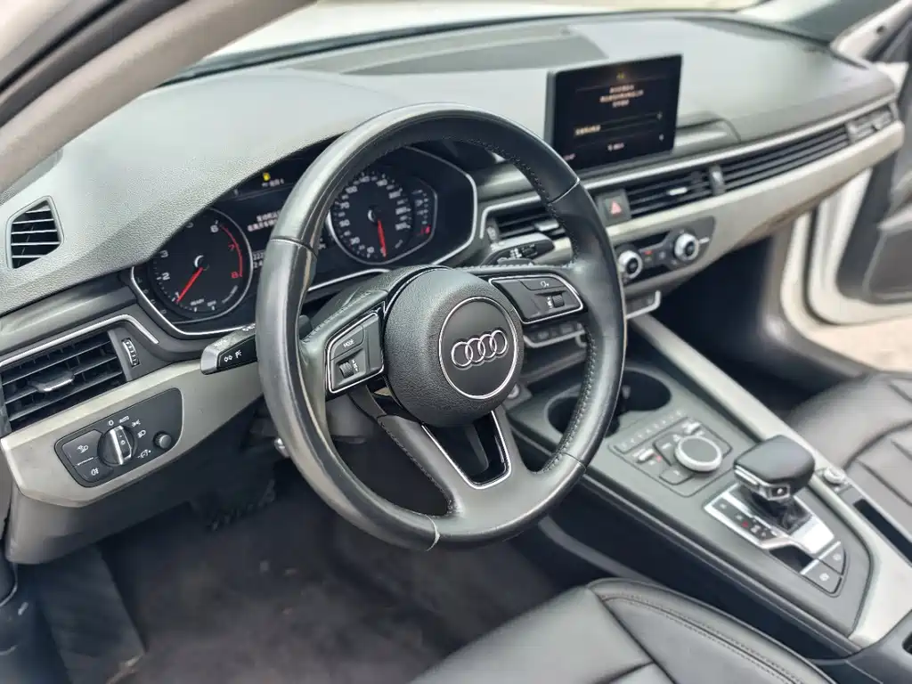 Audi A4L 2019