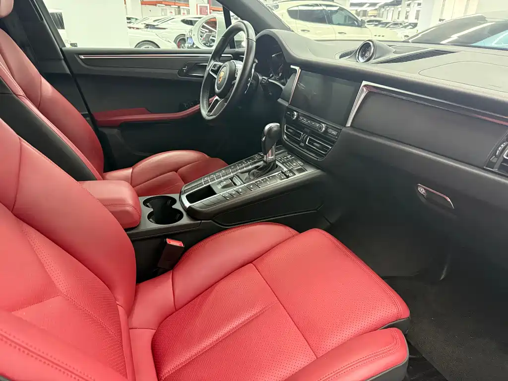 Porsche Macan 2019 — фото 11