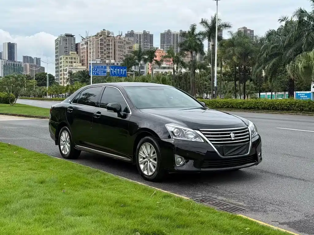 Toyota Crown 2014 — фото 3