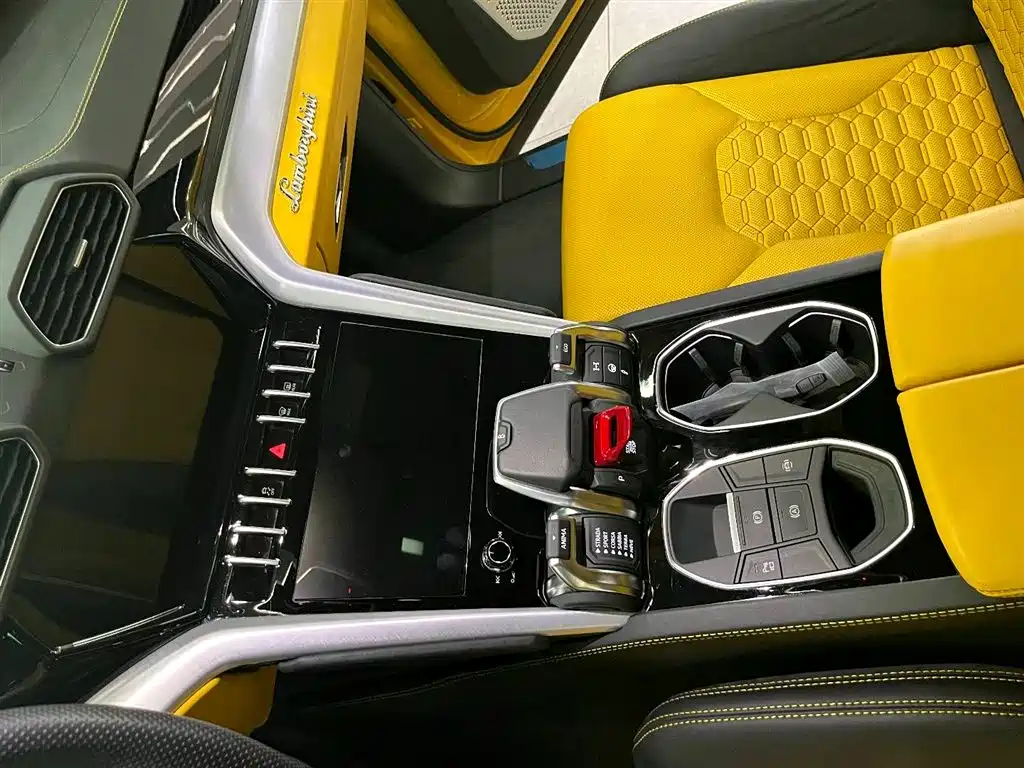 Lamborghini Urus 2019 — фото 6