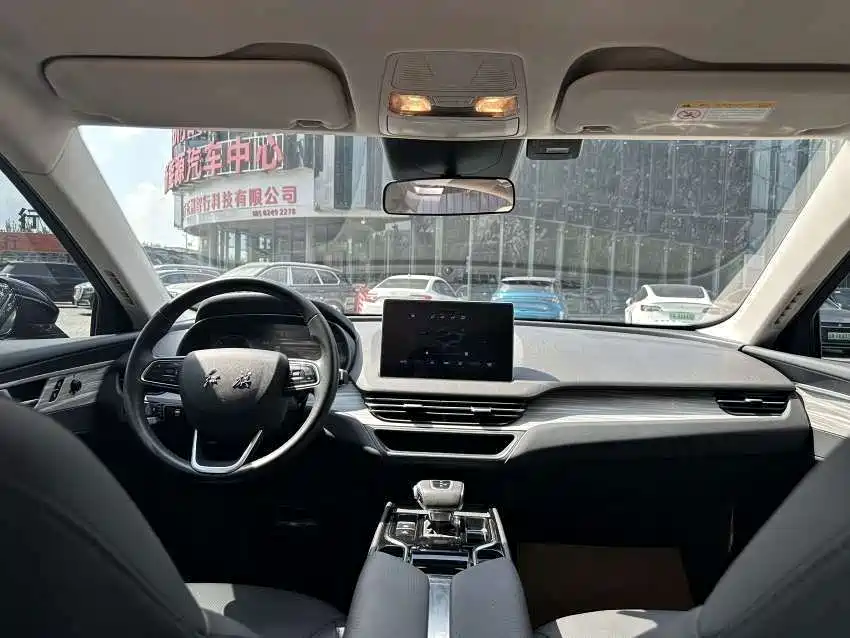 Hongqi E-QM5 2023 — фото 10