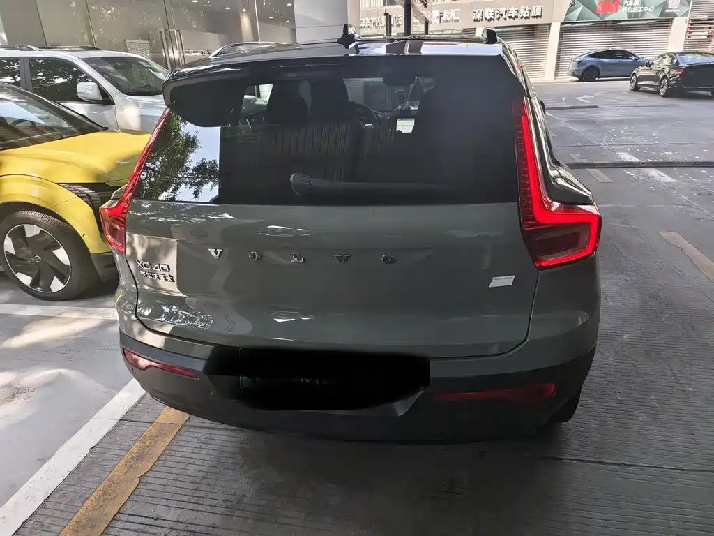 Volvo XC40 New Energy 2022 — фото 9
