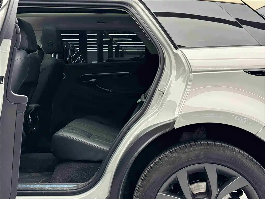 Land Rover Evoque 2024 — фото 7