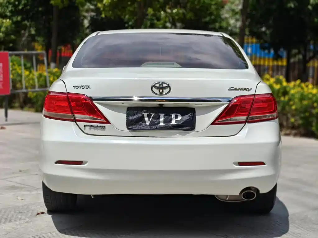 Toyota Camry 2014 — фото 11