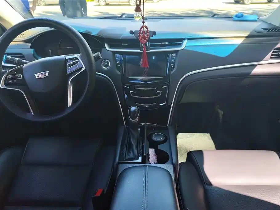 Cadillac XTS 2018 — фото 12