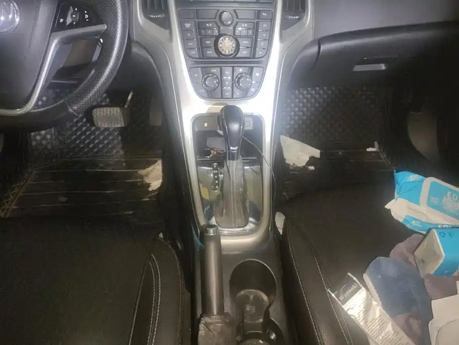 Buick Excelle GT 2015 — фото 16