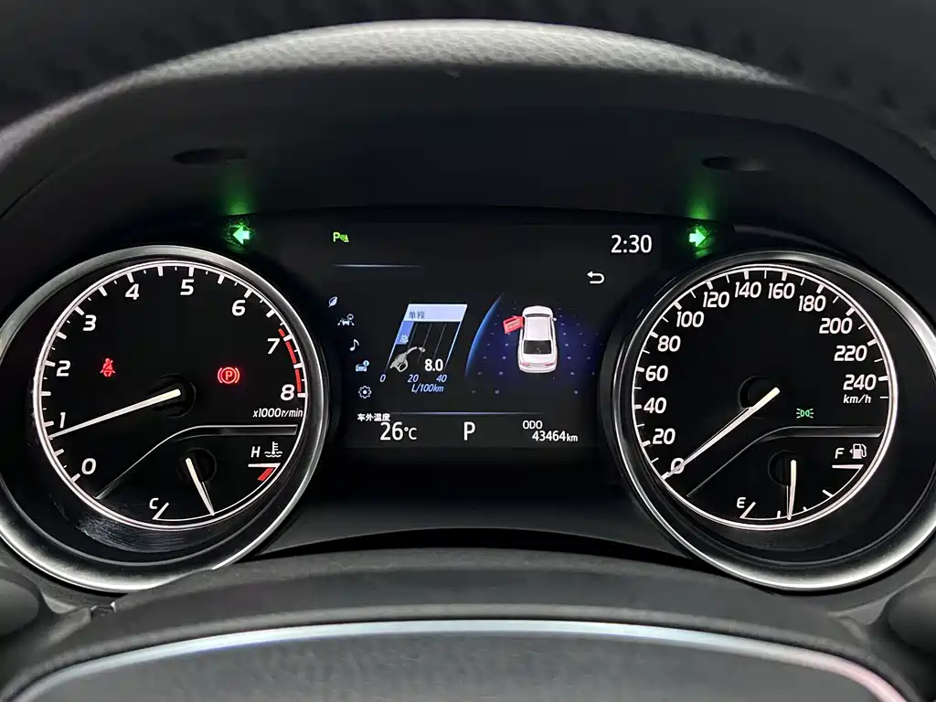 Toyota Camry 2019 — фото 24