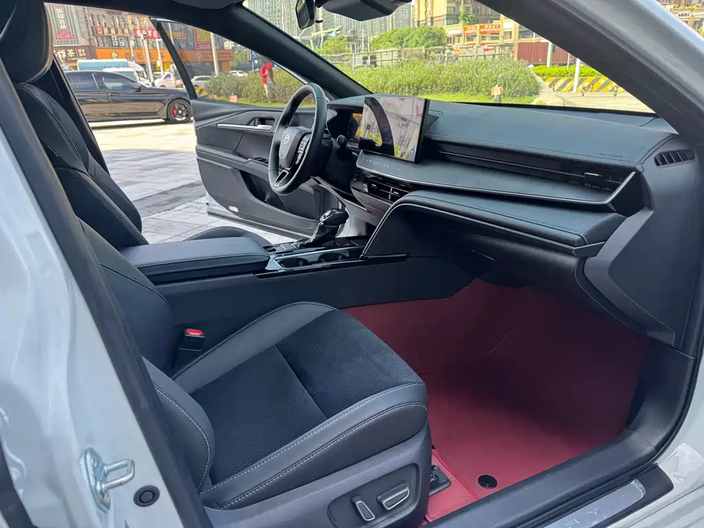 Toyota Camry 2024 — фото 12
