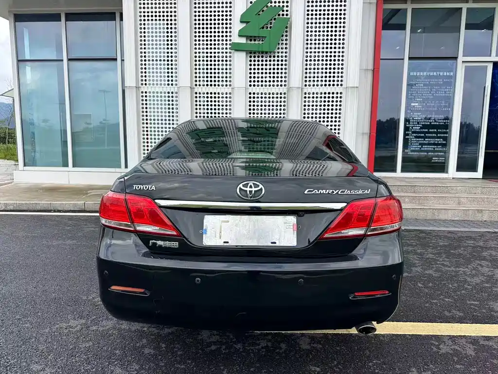 Toyota Camry 2015 — фото 5