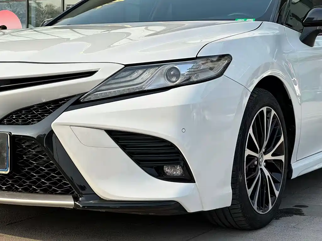 Toyota Camry 2018 — фото 11