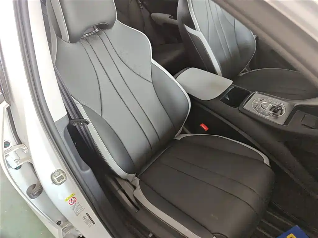 BYD Seal 05 DM-i 2025 — фото 25