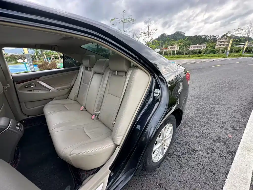 Toyota Camry 2015 — фото 8