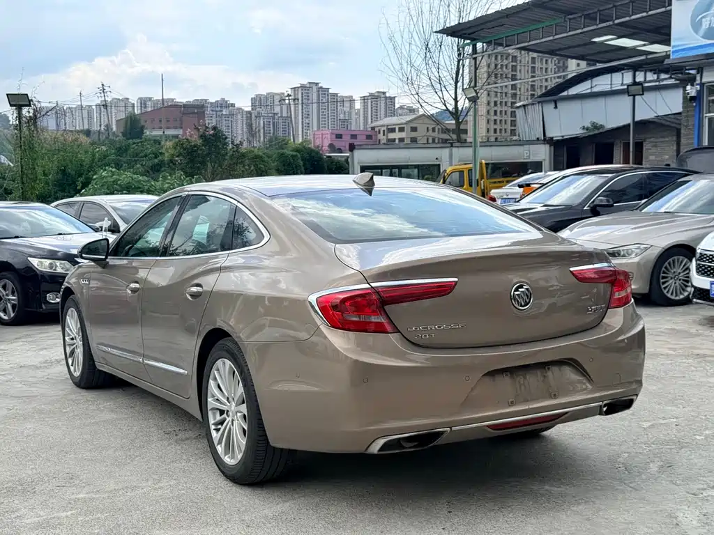 Buick LaCrosse 2018 — фото 11