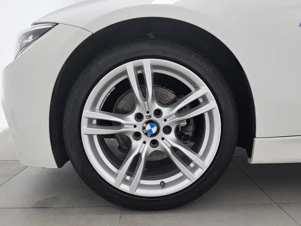 BMW 3 Series 2017 — фото 17
