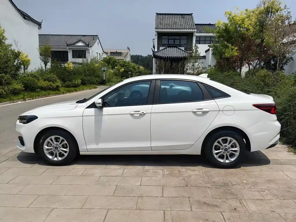 Ford Escort 2021