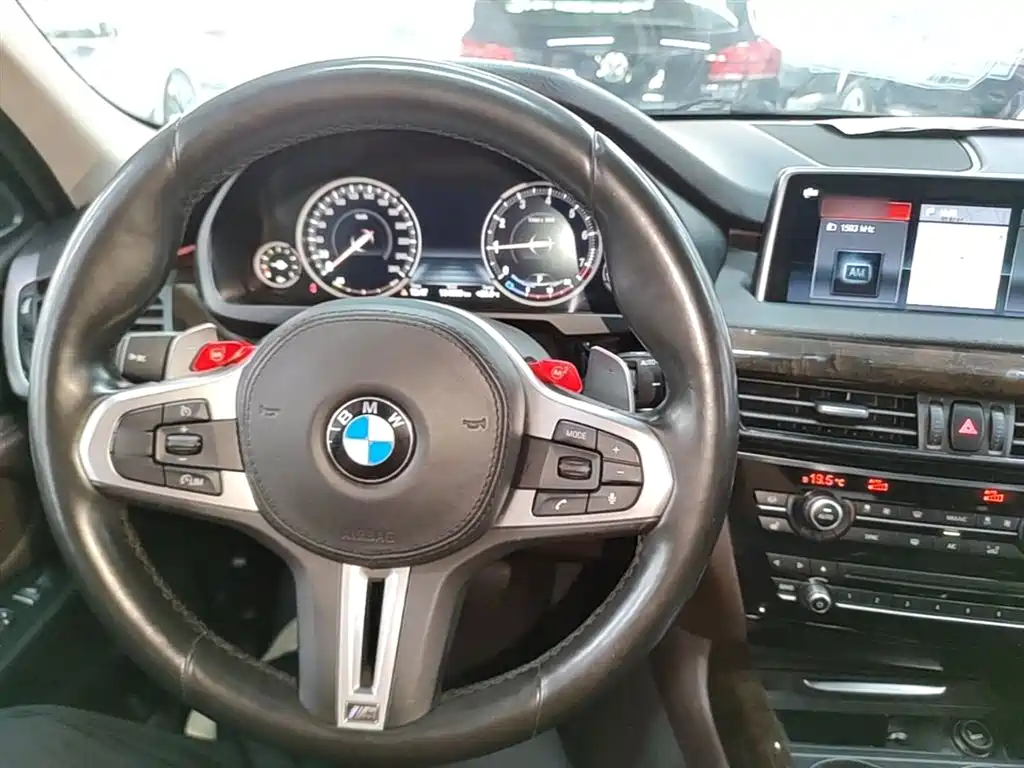 BMW X5 2018 — фото 10