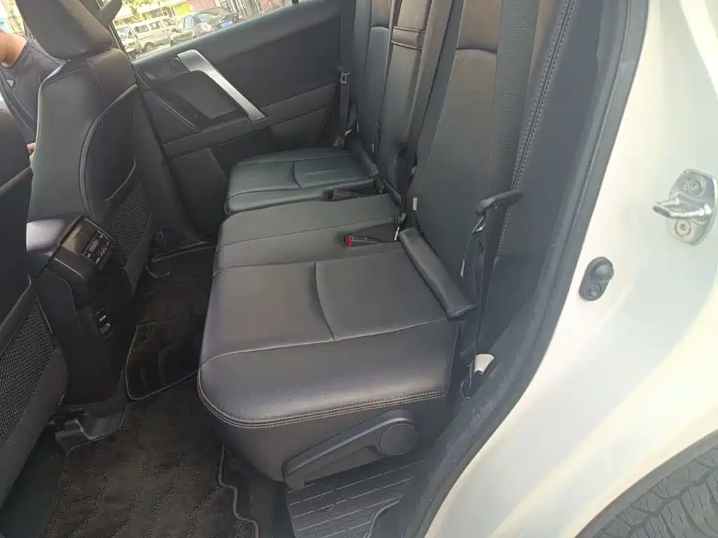 Toyota Prado 2017 — фото 13