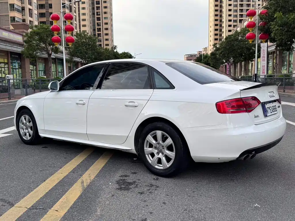 Audi A4L 2012
