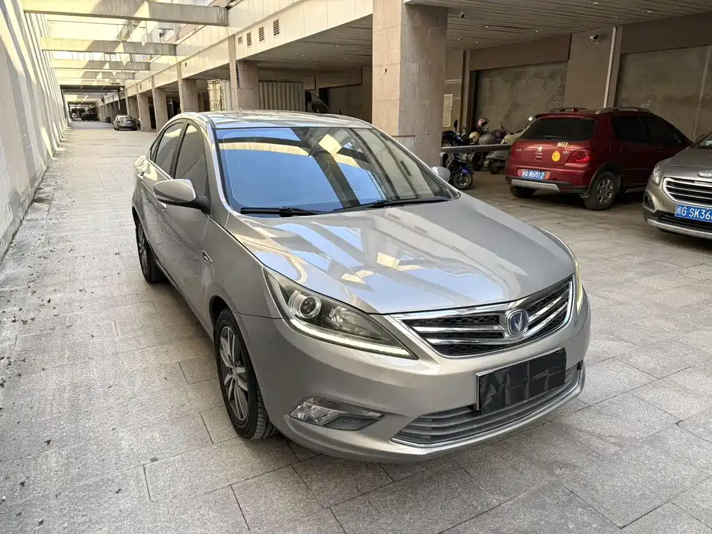 Changan Eado 2018 — фото 6