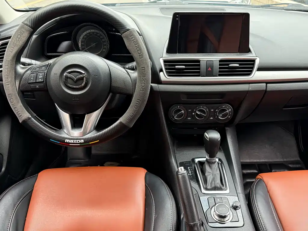 Mazda 3 Axela 2016