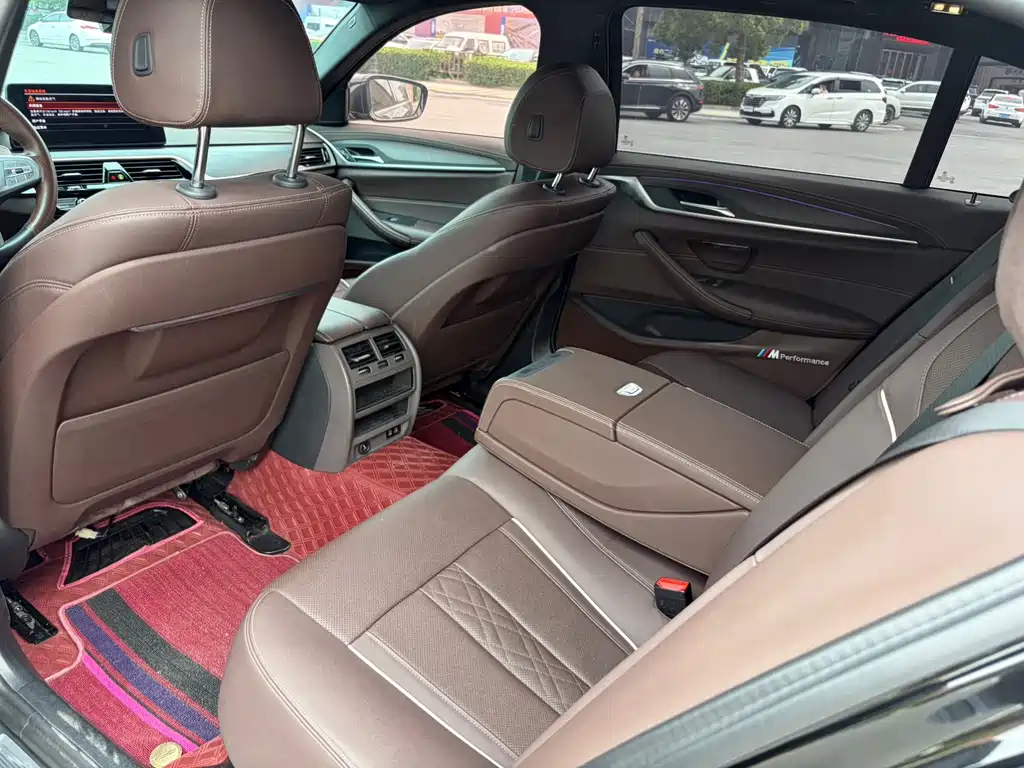 BMW 5 Series 2023 — фото 14