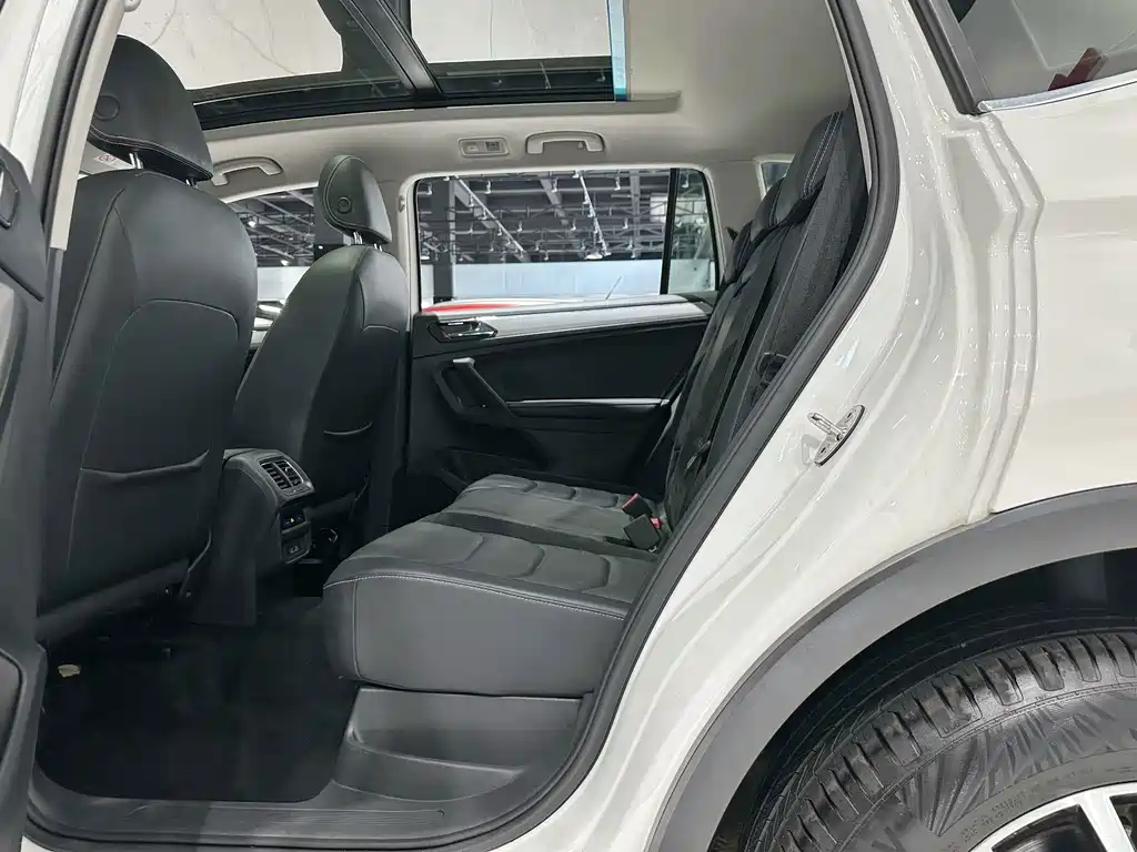 Volkswagen Tiguan L 2018 — фото 15